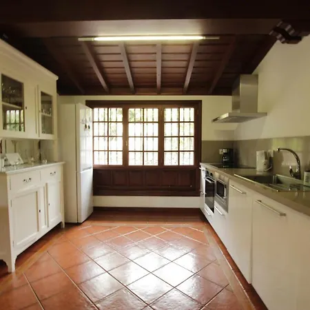 Casa Privada Con Piscinajacuzzi En בית נופש *